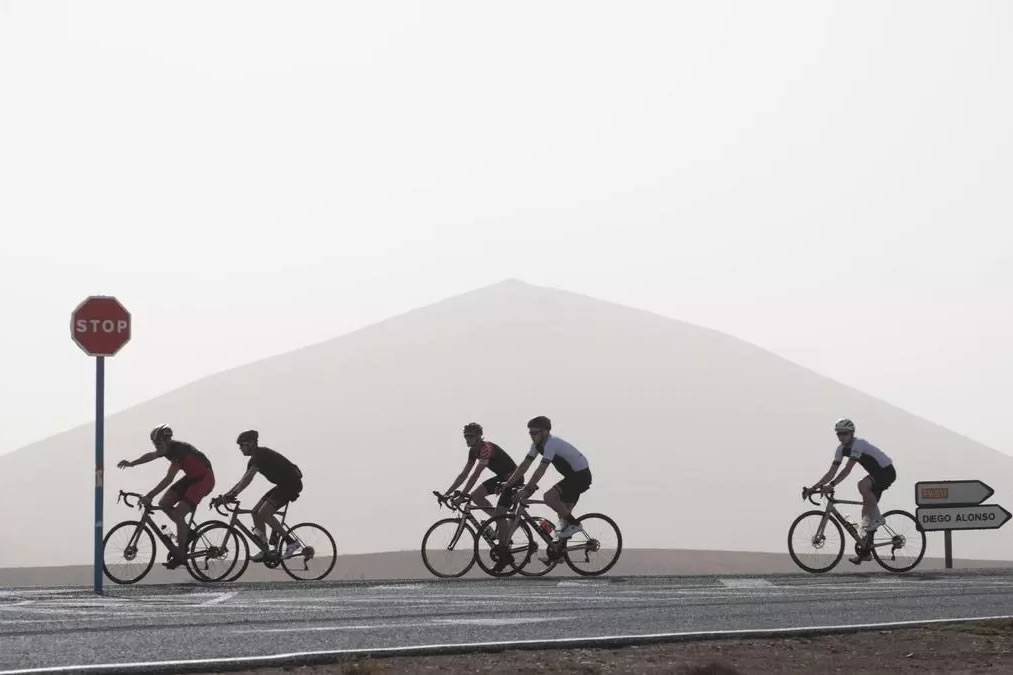 THURSDAYS WEATHER: Clear skies, calima, and a slight drop in temperatures