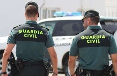 Man caught red-handed breaking into cars and stealing valuables in Tenerife