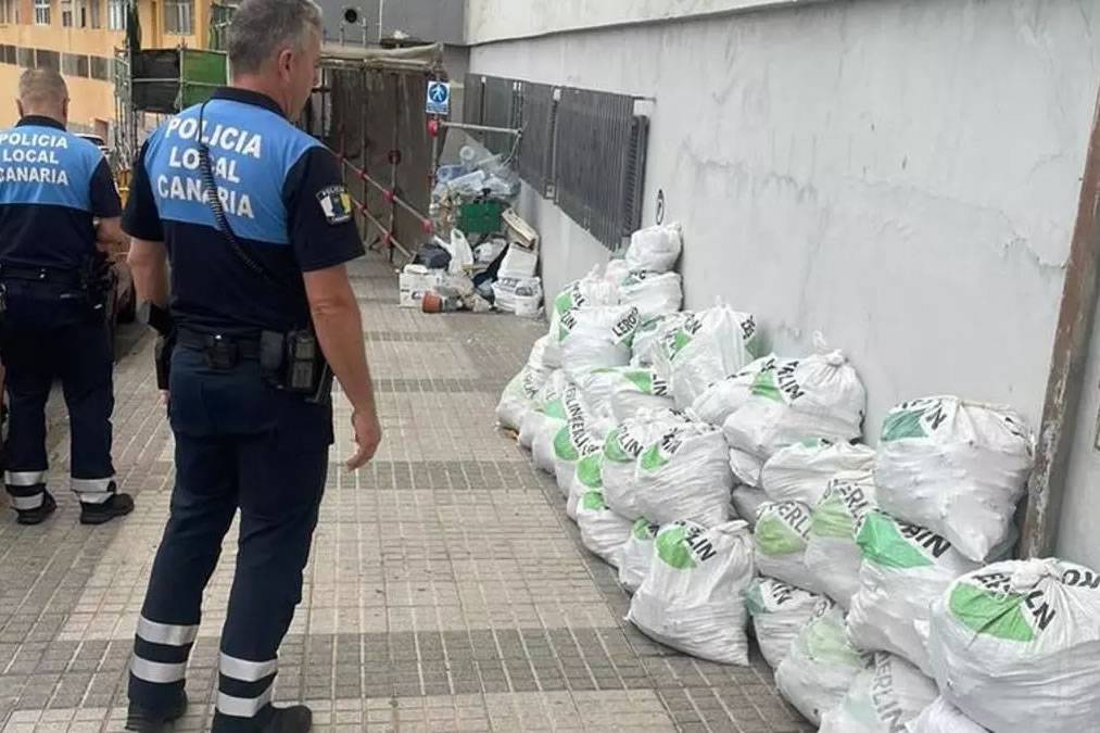 Nearly 800 people reported for illegally dumping rubbish on the streets of Las Palmas 