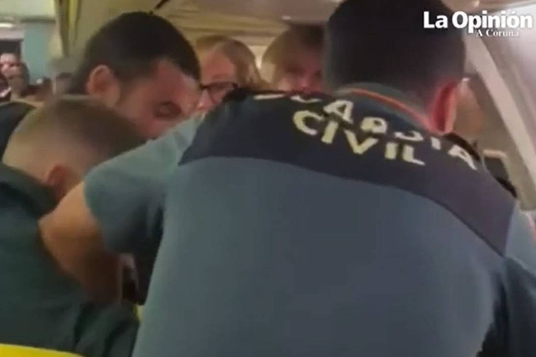 VIDEO: Man removed from Ryanair flight for causing disruption after claiming to be a UN diplomat