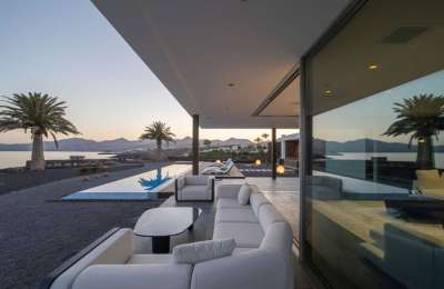 The luxury housing market is thriving in the Canary Islands amidst housing shortages 