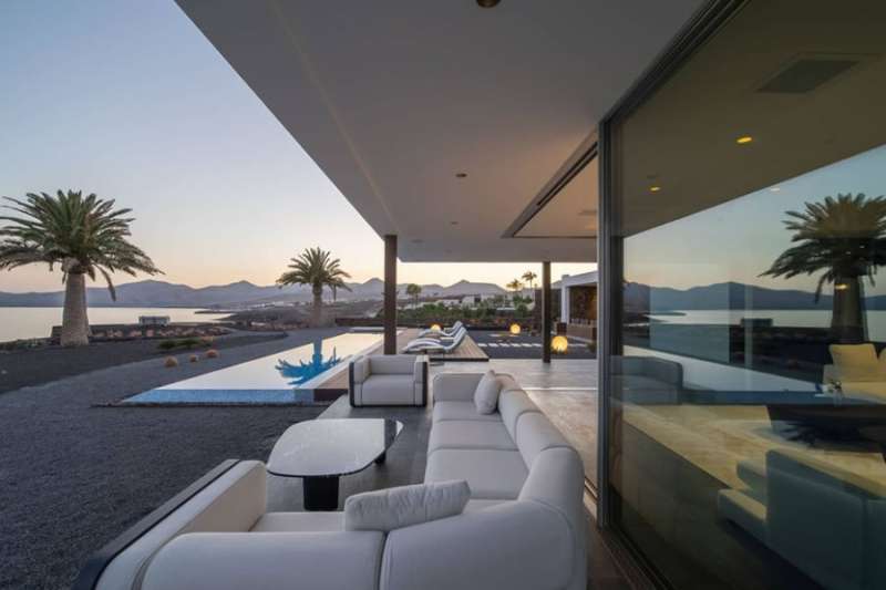 The luxury housing market is thriving in the Canary Islands amidst housing shortages 