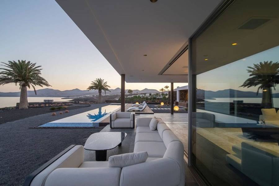The luxury housing market is thriving in the Canary Islands amidst housing shortages 