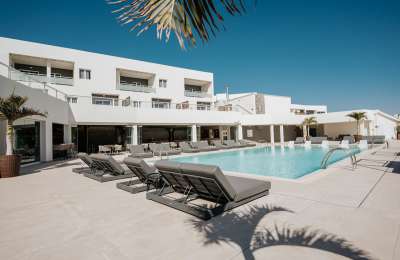 Four R2 hotels in the Canary Islands receive prestigious HolidayCheck Award for 2025