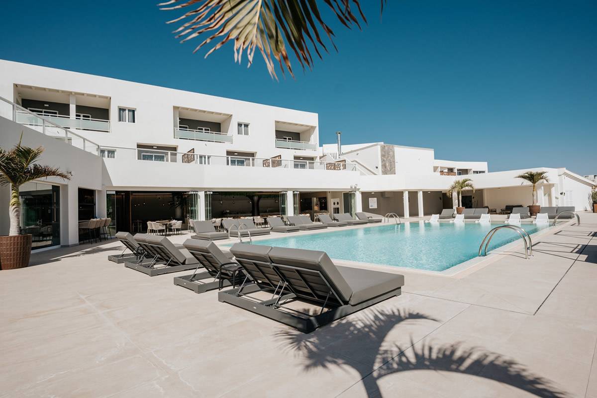 Four R2 hotels in the Canary Islands receive prestigious HolidayCheck Award for 2025