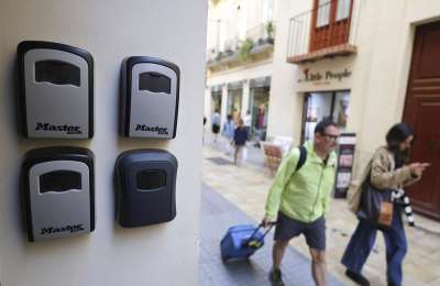 The Canary Islands had 52,286 holiday let properties in November, 4,500 more than in February