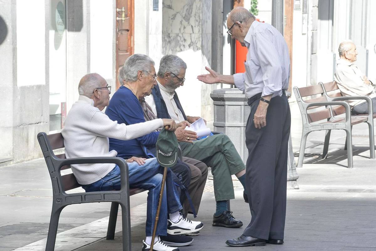 Rejection of Omnibus Decree cuts Canary Islands pensions by €38 per month