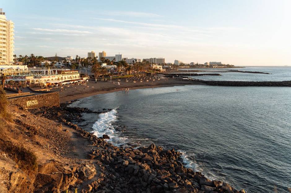 How tourism influences the gambling industry in the Canary Islands
