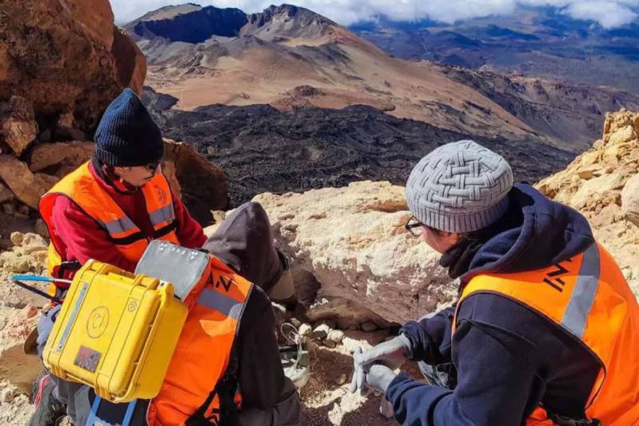 Scientists on alert as the ground at Teide has risen by one centimetre 