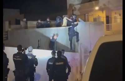 Man fatally stabbed in Tenerife as police urge neighbours to stay indoors!