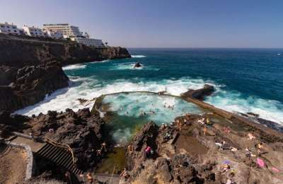 VIDEO: British holidaymaker dies after wave sweeps him into the sea in Tenerife 