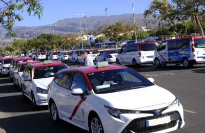 Taxi strike leaves thousands of tourists stranded across the Canary Islands