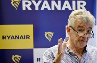 Ryanair warns of more legal action against disruptive passengers 