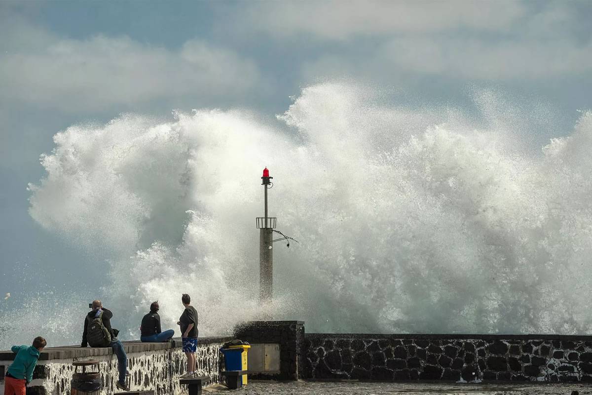 Alerts upgraded in Fuerteventura and Lanzarote for waves of up to six metres