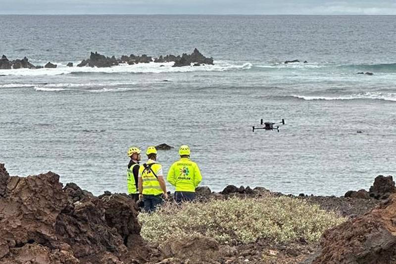 Body found floating in sea near site of missing fisherman in Lanzarote