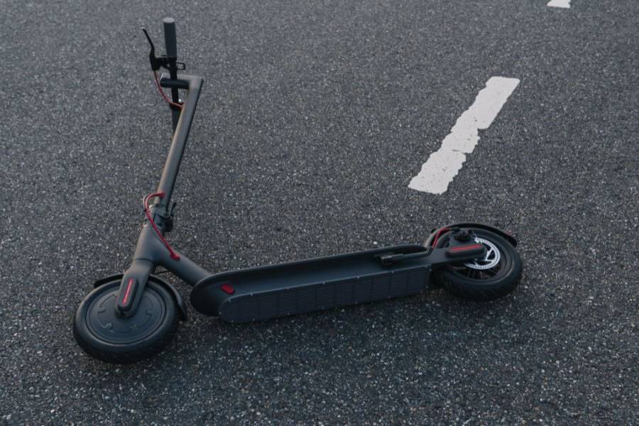 15-year-old boy injured after electric scooter collides with car in Los Cristianos