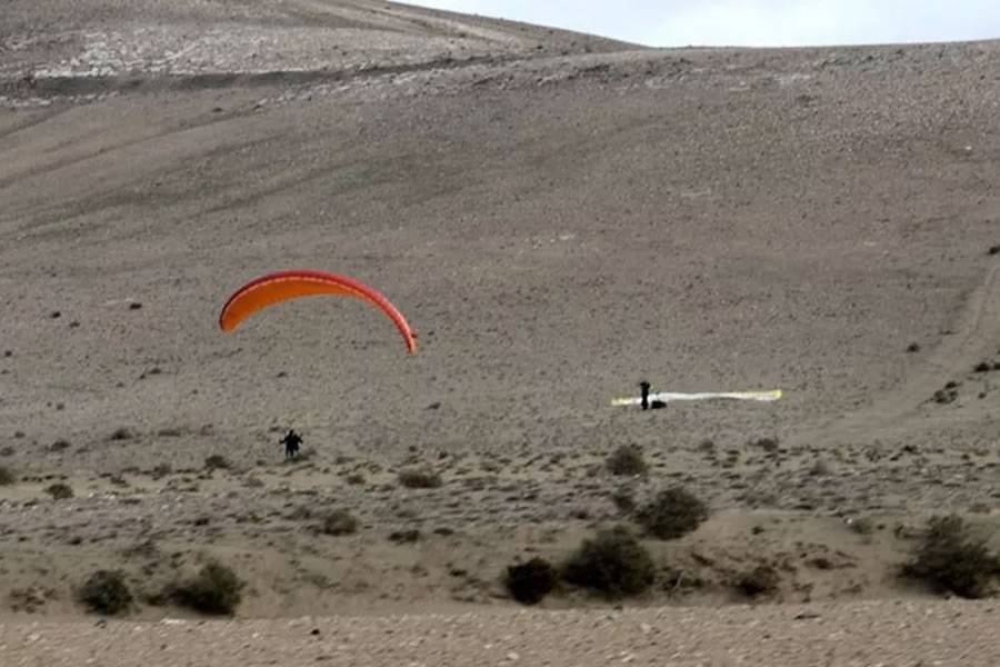 Paraglider injured after fall near Puerto Calero