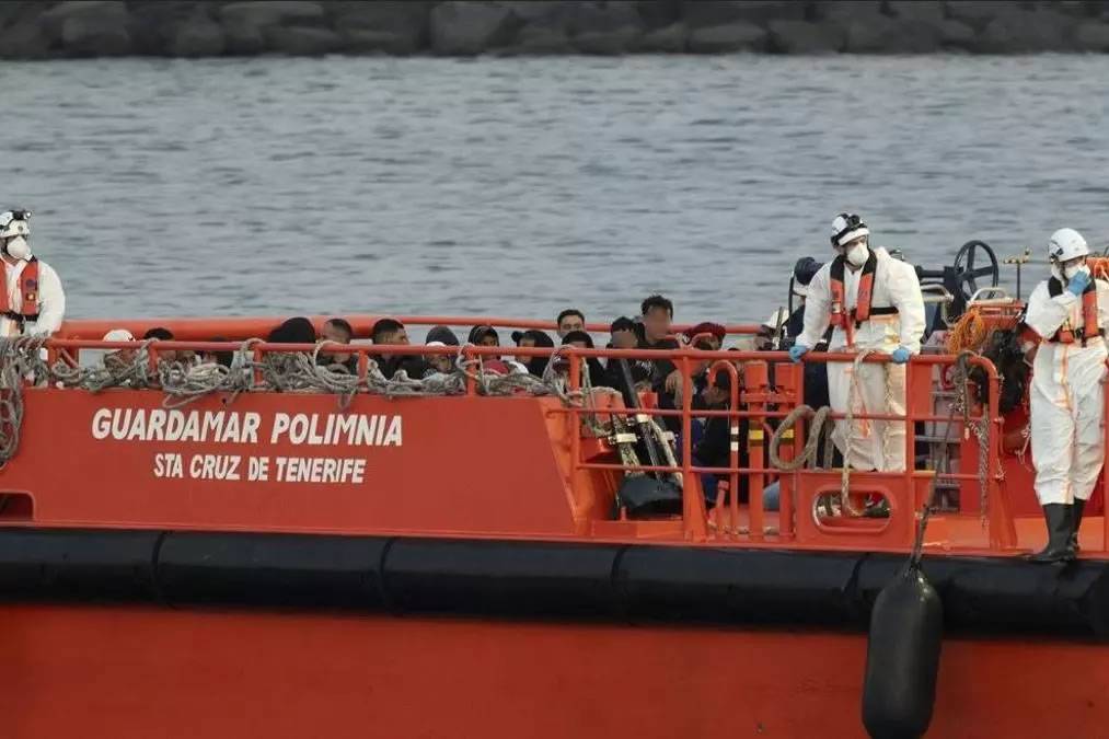 More than 500 migrants rescued off the Canary Islands on Tuesday
