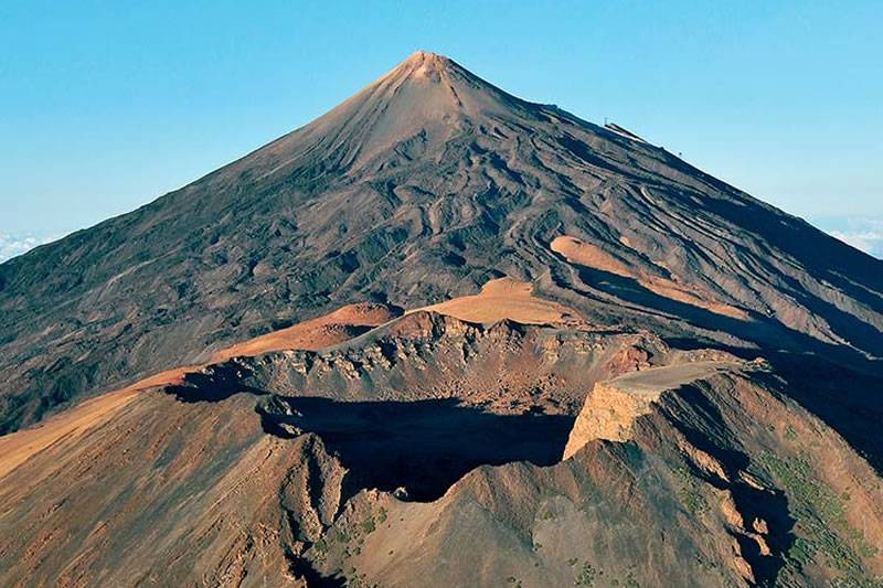 Government to provide “transparent” updates on seismic activity at Mount Teide