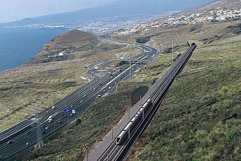Tenerife’s train in detail: 79 kilometres and seven stations in 39 minutes