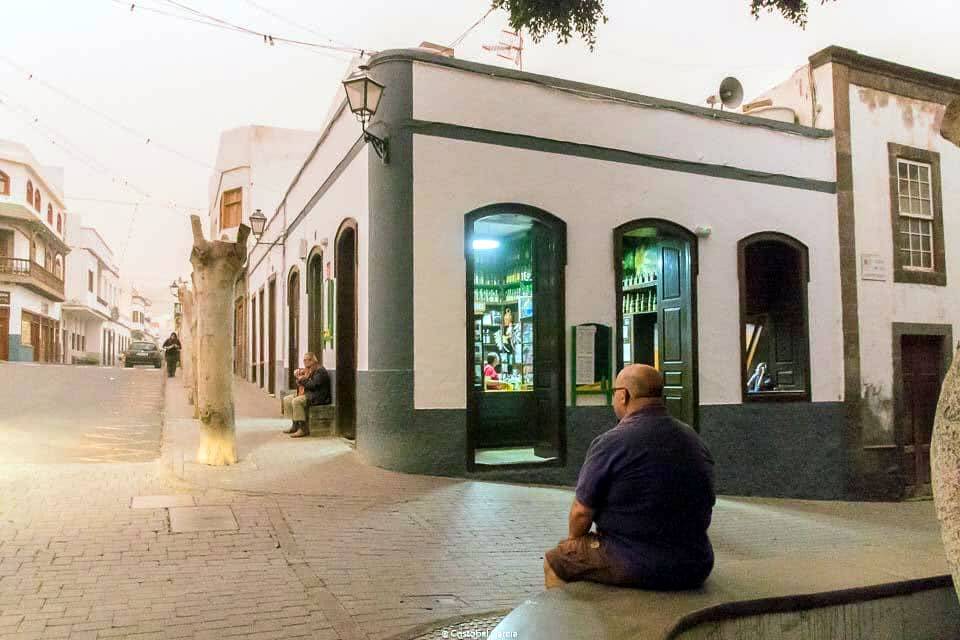 The oldest bar in the Canary Islands with over 150 years of history