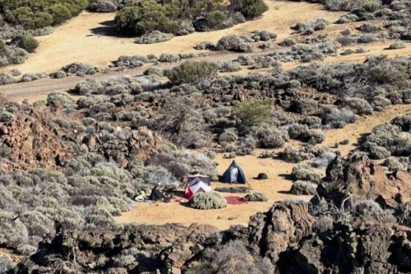 People filmed illegally camping in Teide National Park