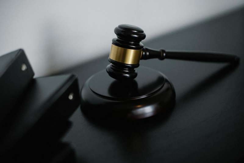 How online casino game providers obtain necessary licences and certifications?