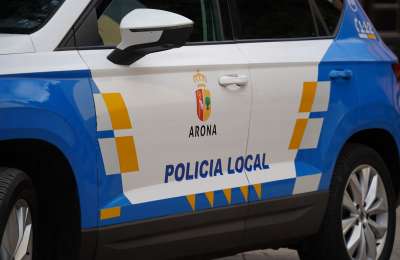 Two Local Police officers help deliver a baby in public in La Camella