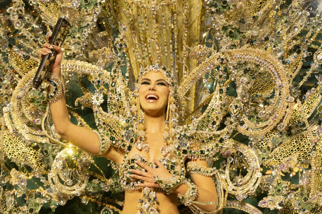 The 2025 Santa Cruz Carnival Queen is officially crowned