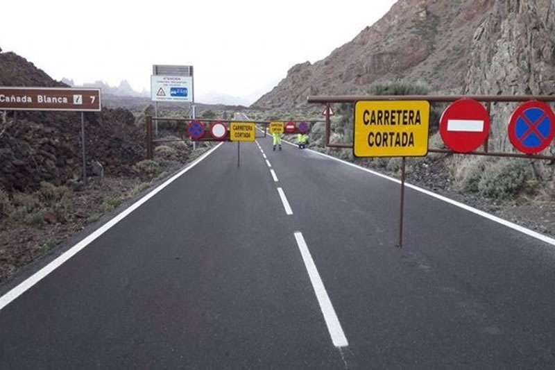 All access roads to Teide closed due to ice and pre-alert for snow