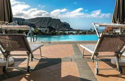 Twelve hotels in the Canary Islands named among world's top 100 