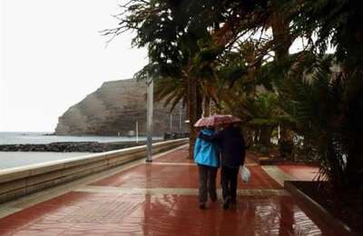 Canary Islands expect more rain, possible storms, and snow on Teide this Monday