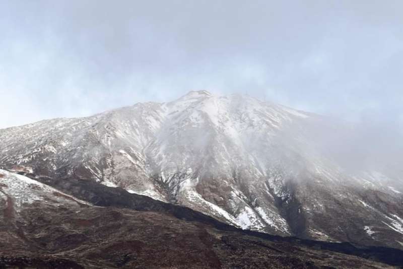 One access road to Teide reopened despite ongoing weather precautions