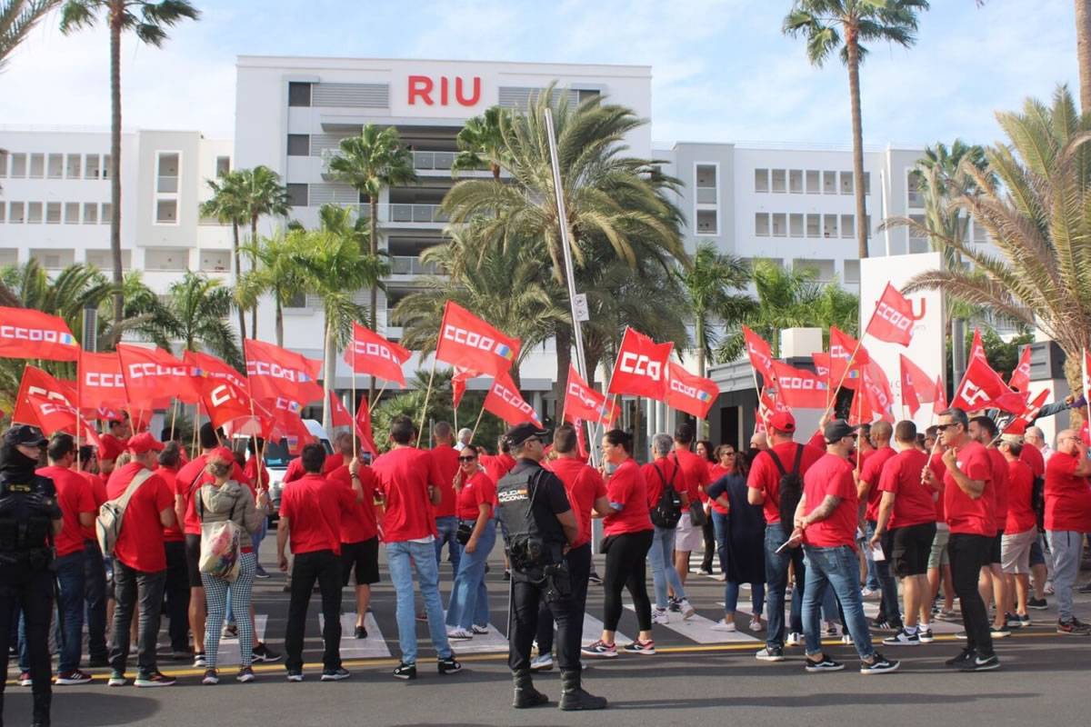 Hotel staff in the Canary Islands will strike during the Easter holidays