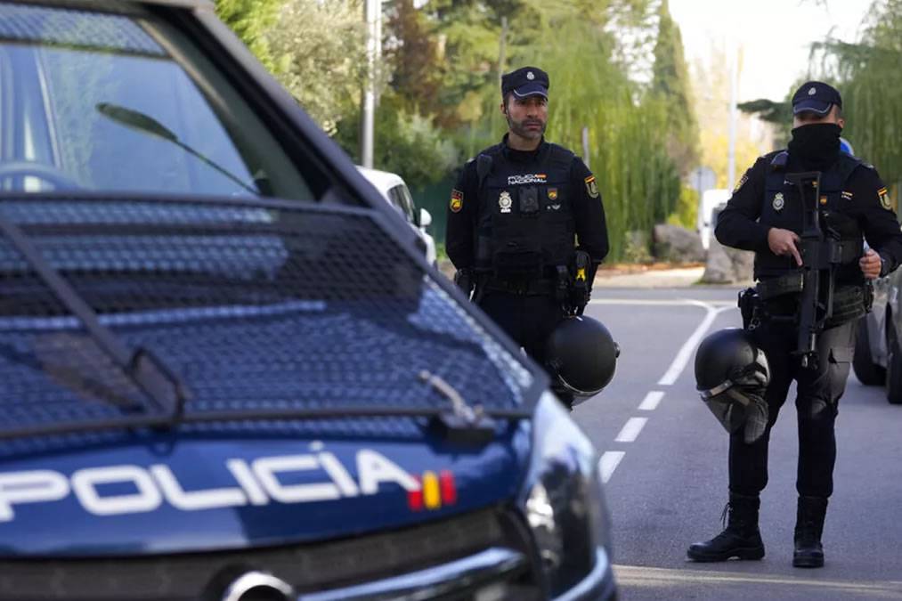Police raid four brothels and arrest 14 people for human trafficking 