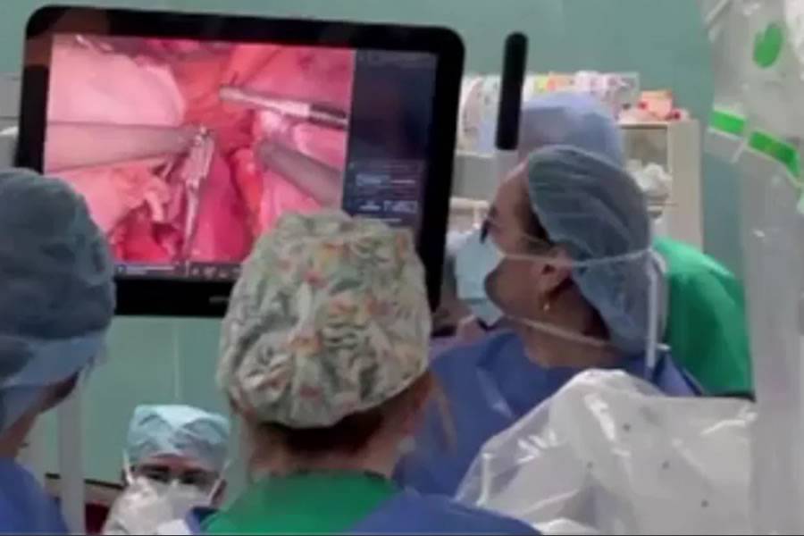 Ground breaking robotic kidney transplant surgery a success for Canarian doctors