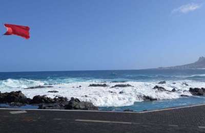 Council closes all coastal bathing areas in La Laguna