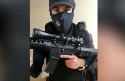 Guardia Civil arrest 19 people involved in an extortion scam involving alleged armed hitmen 