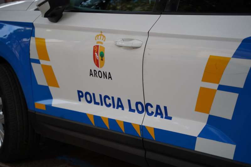 Man arrested in Arona for breaking into a relative’s home and threatening him with a knife