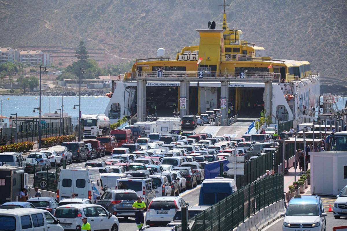 Cabildo President calls for 'Urgent and Unpostponable' expansion of Los Cristianos port