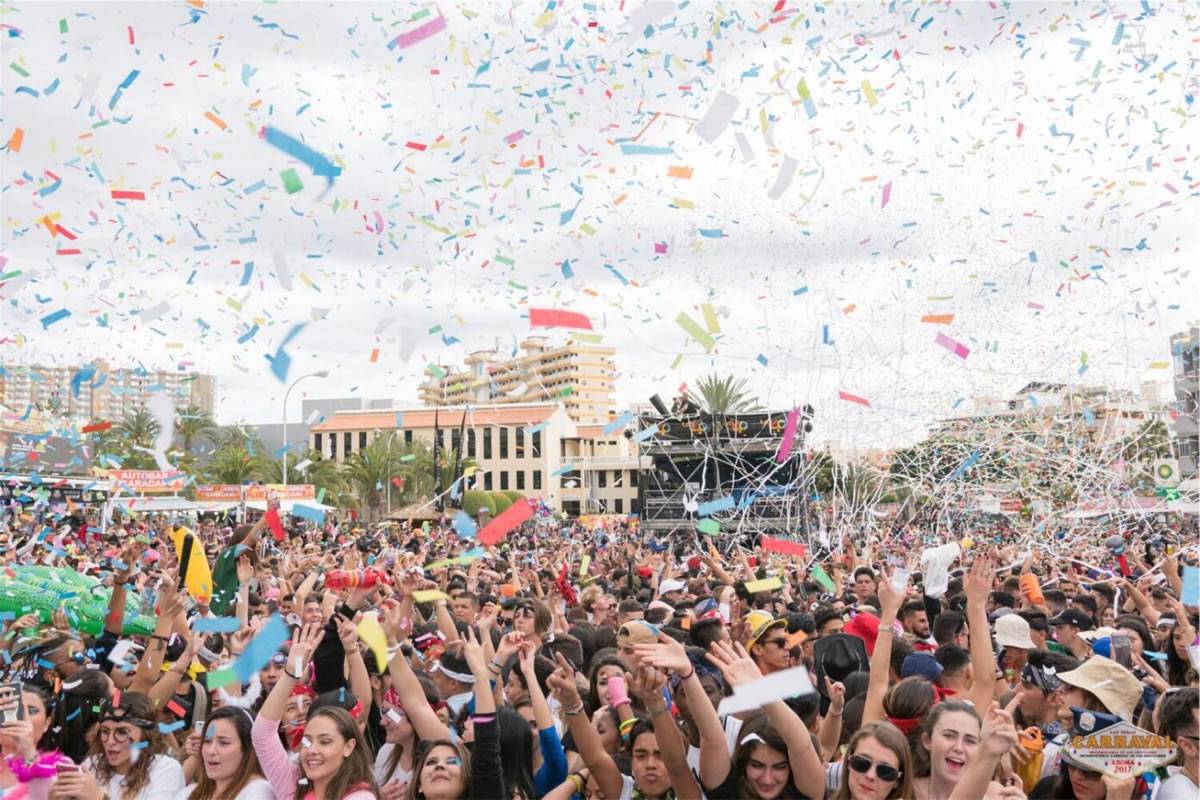 3,100 ‘drug-detecting bracelet’s distributed at Los Cristianos Carnival