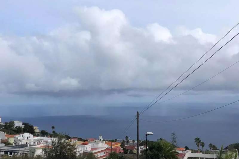 Friday weather: Rain in the western islands and light calima in the east 