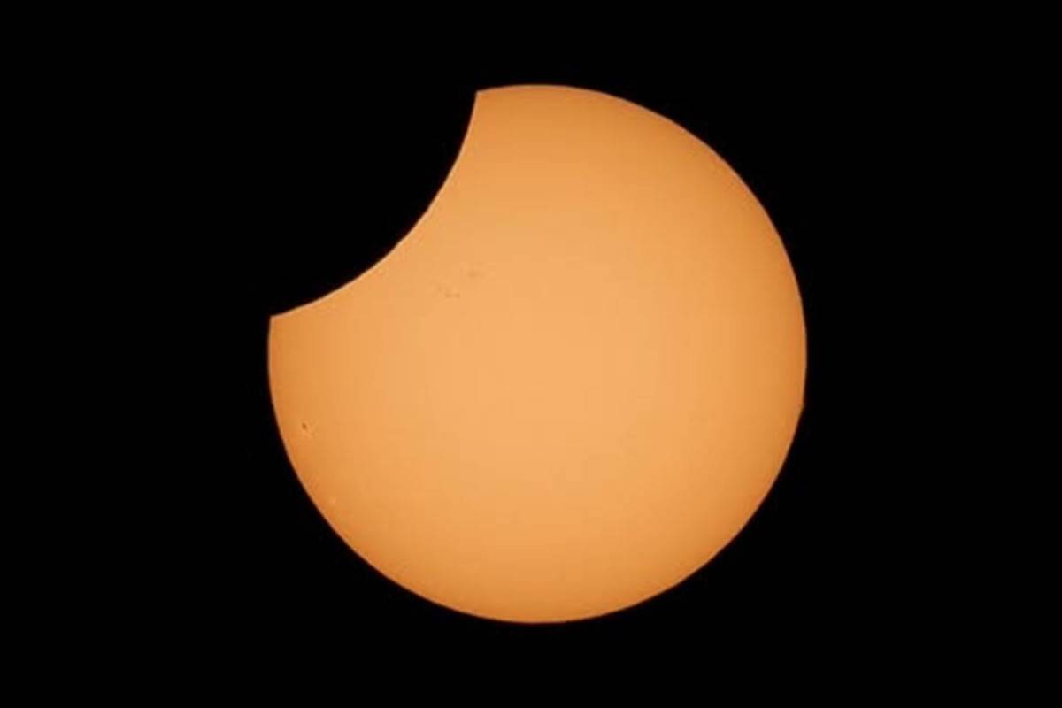 Spectacular solar flare captured by Tenerife photographer during Saturday's eclipse