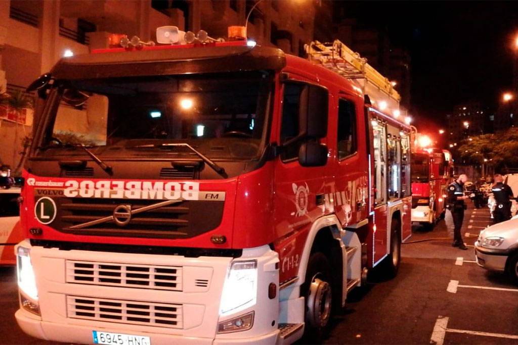 House fire in Tenerife leaves two people in critical condition