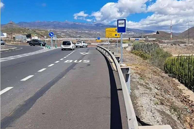 Construction begins on new bus stops in Las Chafiras and Oroteanda