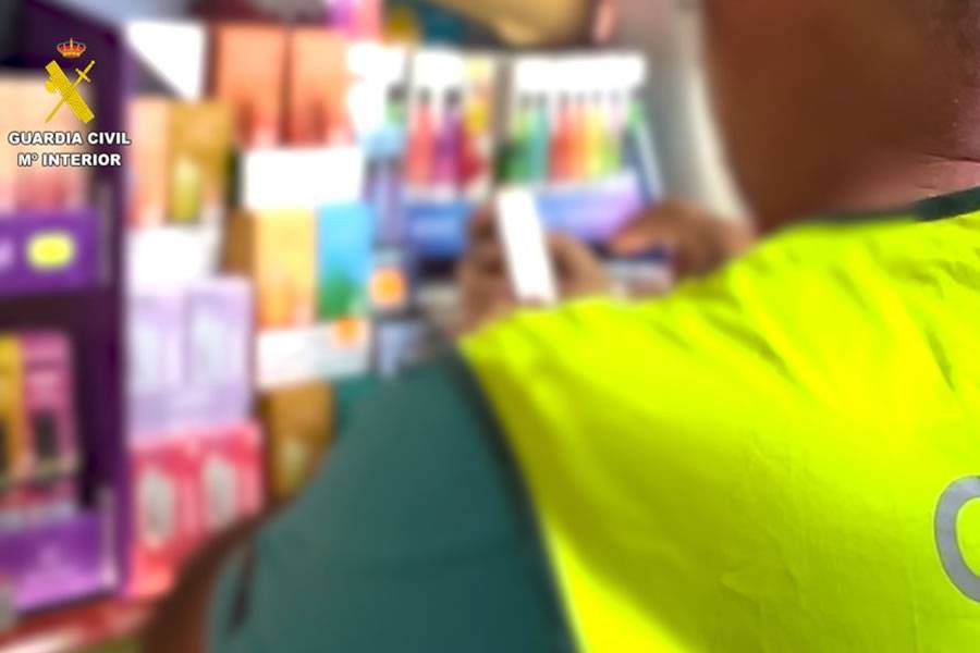 1,100 illegal vapes and nicotine devices seized from four shops in south Tenerife