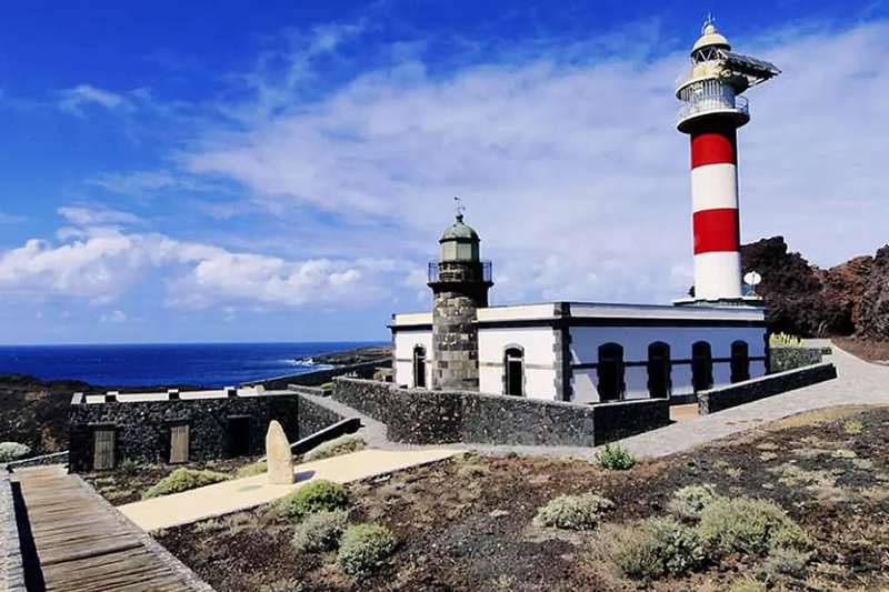 Renovation of historic Punta de Teno Lighthouse in Tenerife to include café and visitor facilities
