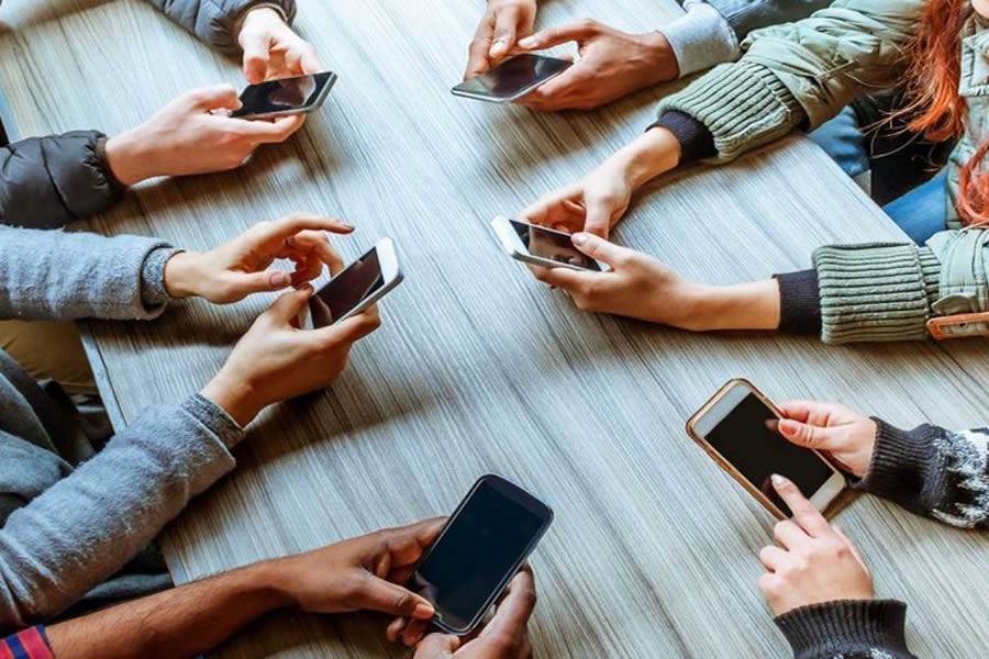 Psychologists warn against relying on mental health advice from social media influencers