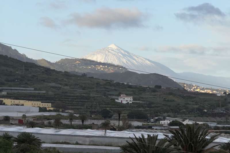 Storm Olivier coats Mount Teide in snow creating a Winter Wonderland in Tenerife