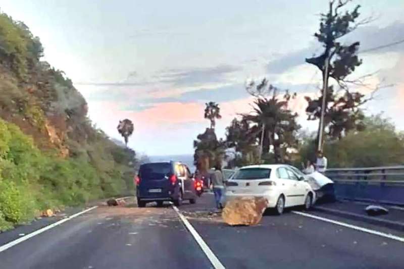 Drama in Tenerife: Boulder smashes car and injures woman after landslide